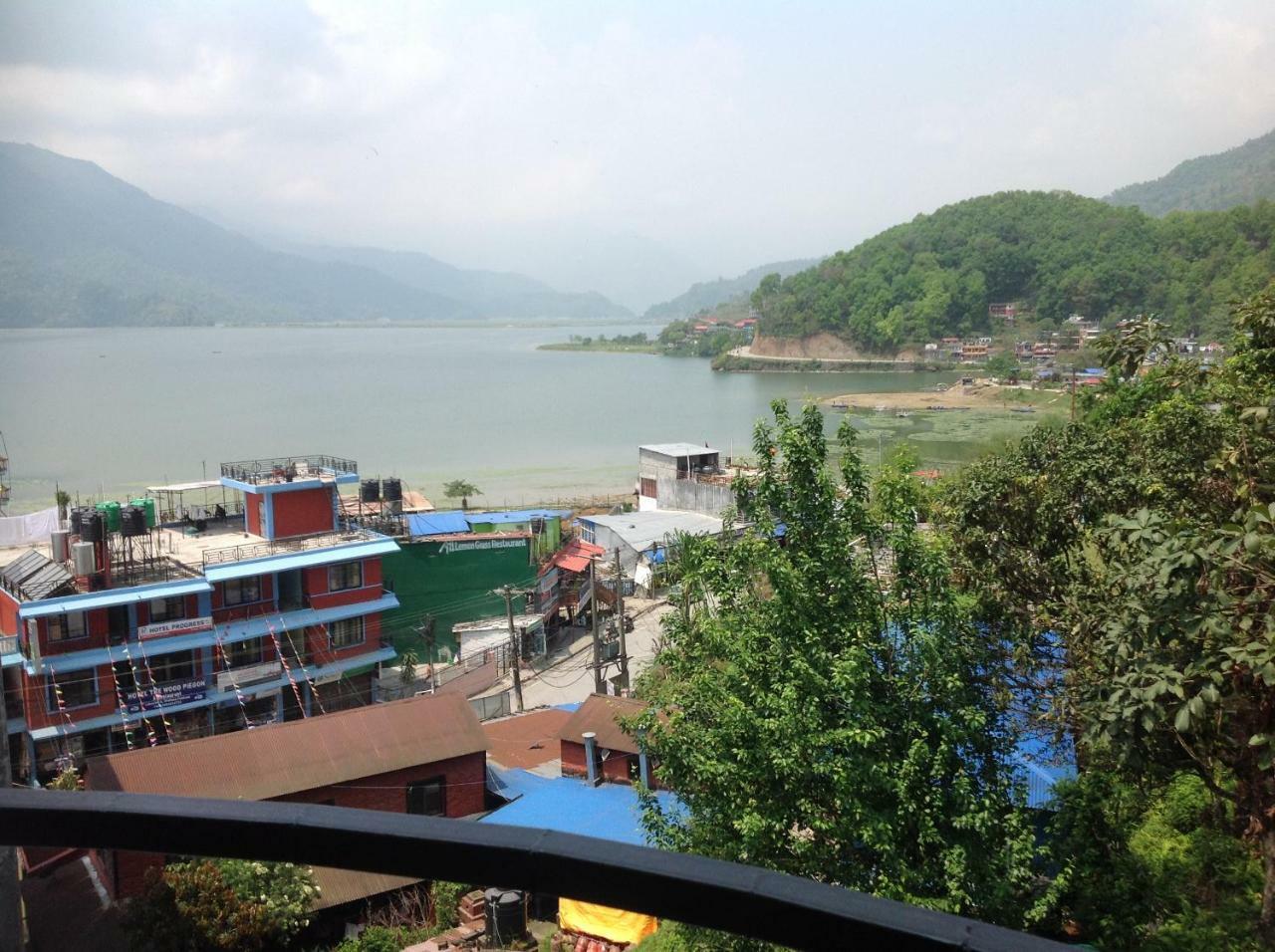 Hotel Direction Pokhara Eksteriør billede
