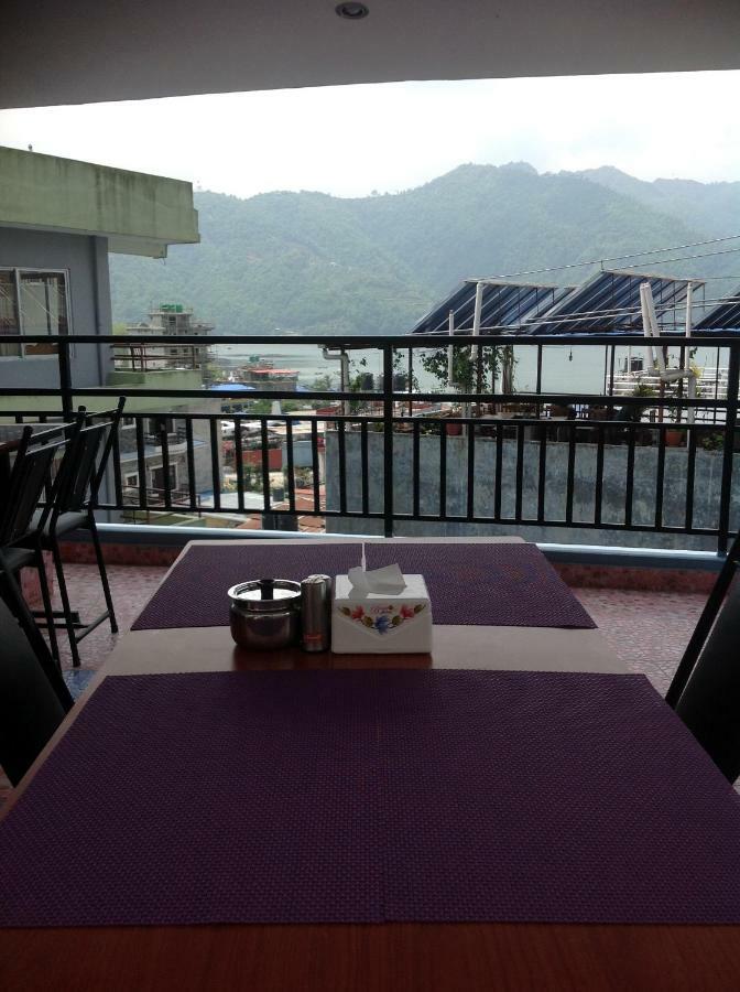 Hotel Direction Pokhara Eksteriør billede