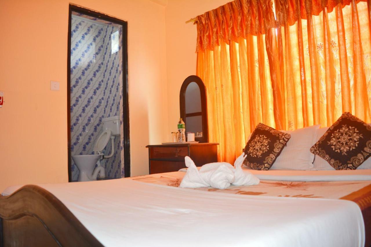 Hotel Direction Pokhara Eksteriør billede