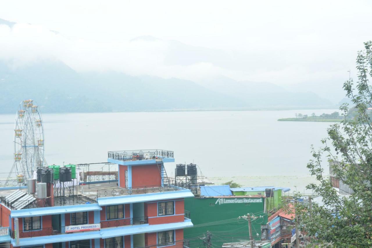 Hotel Direction Pokhara Eksteriør billede