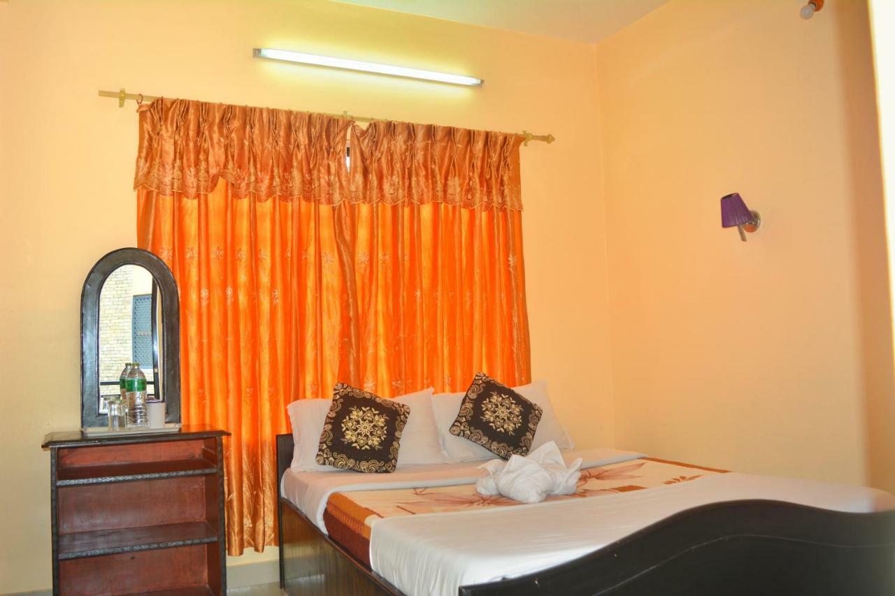 Hotel Direction Pokhara Eksteriør billede