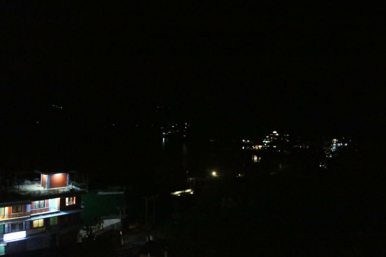 Hotel Direction Pokhara Eksteriør billede