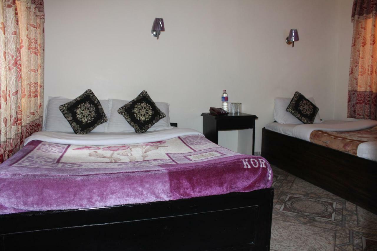 Hotel Direction Pokhara Eksteriør billede