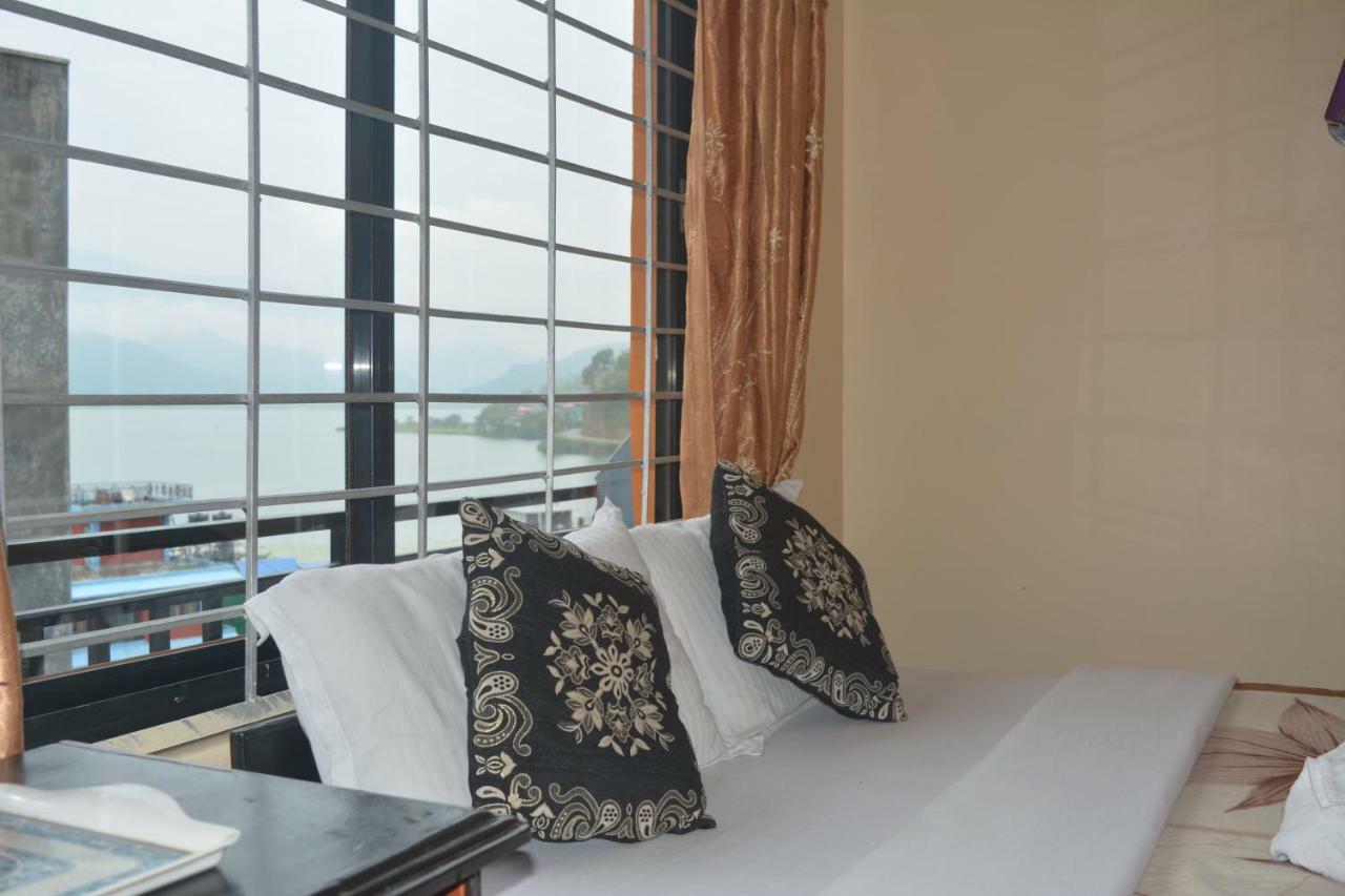 Hotel Direction Pokhara Eksteriør billede